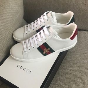 Size 7 women’s Gucci sneakers